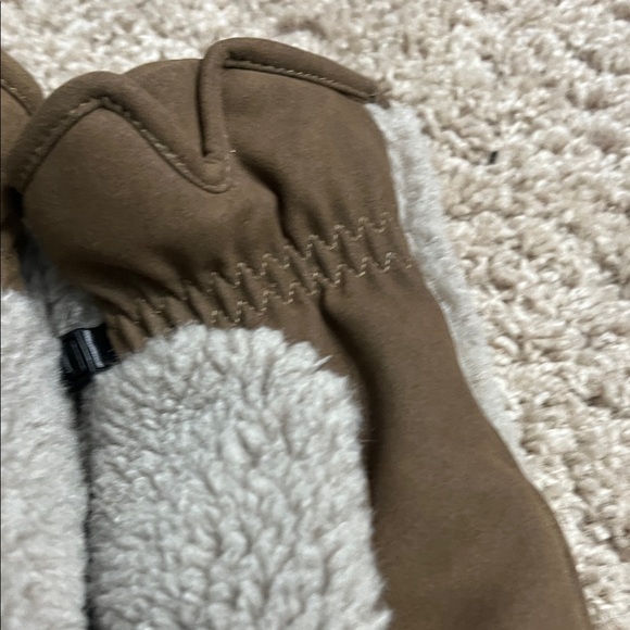 Carhartt Soft Gray Sherpa Mittens Women’s large - Picture 6 of 12